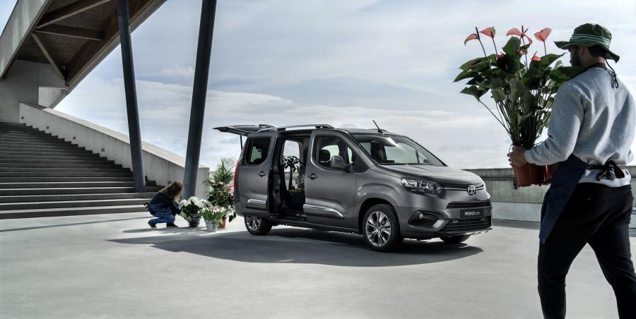  Toyota ProAce City Verso Long 2019 года  (EU) (фото 4 из 34)